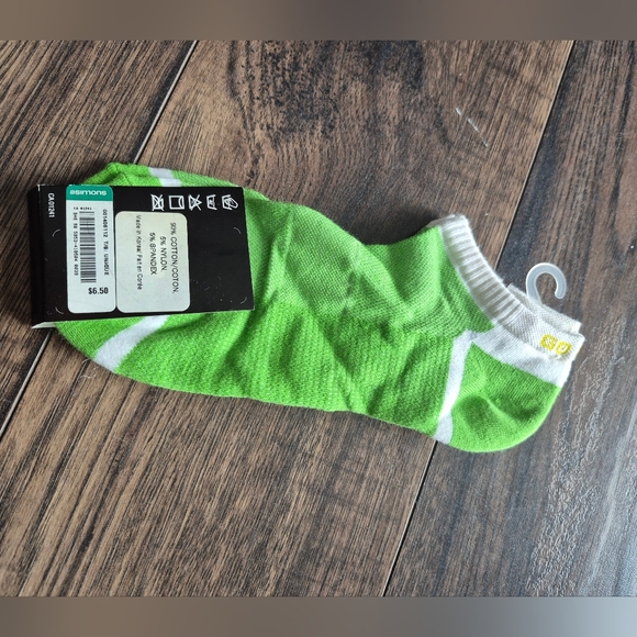 *FREE With Purchase Simons 2 pair cotton ankle low profile socks - Picture 4 of 5